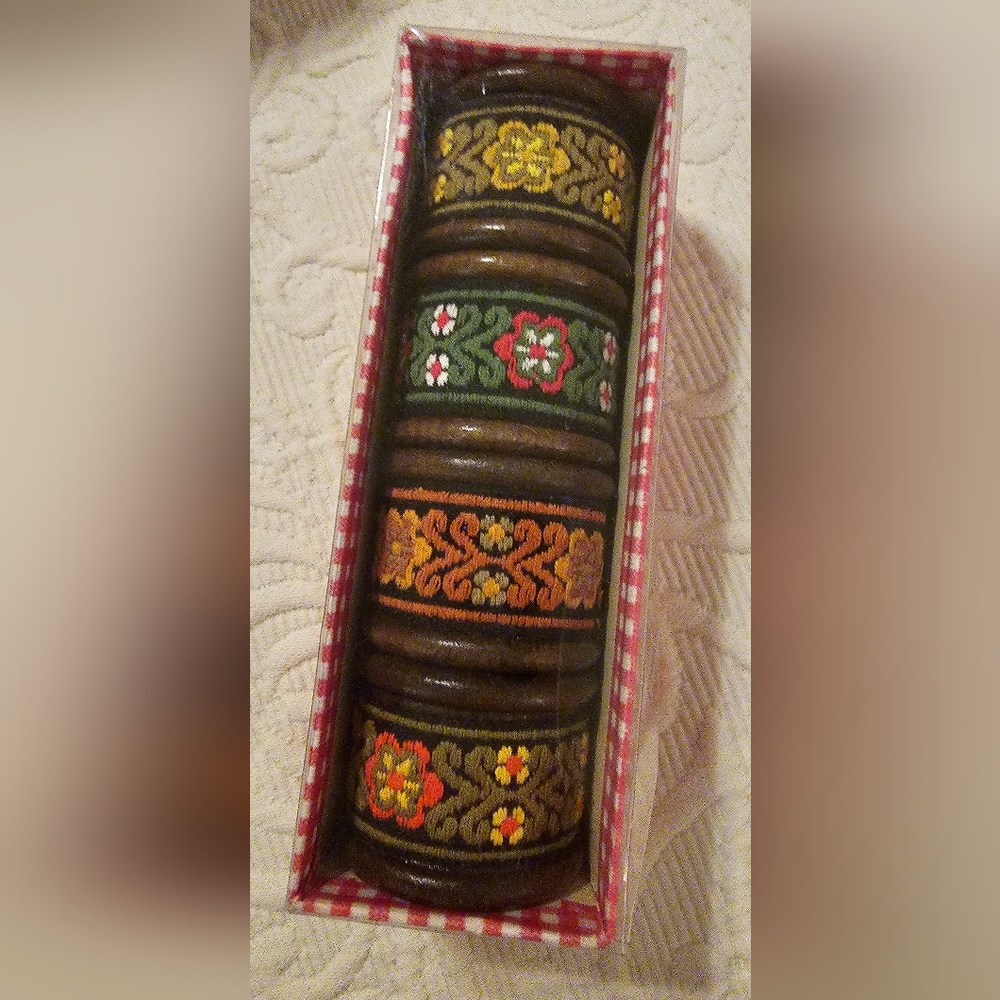 Vintage Bohemian Embroidered Wood Napkin Rings [Tiroler Webkunst Austria]